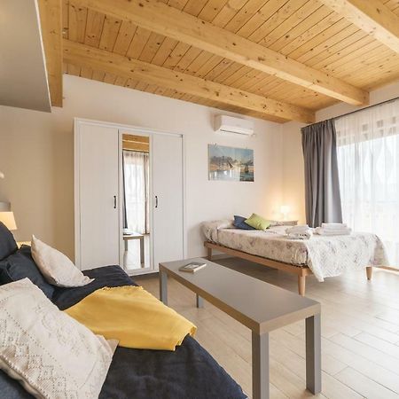 Апартаменты Peperino Attic Flat Чампино Экстерьер фото