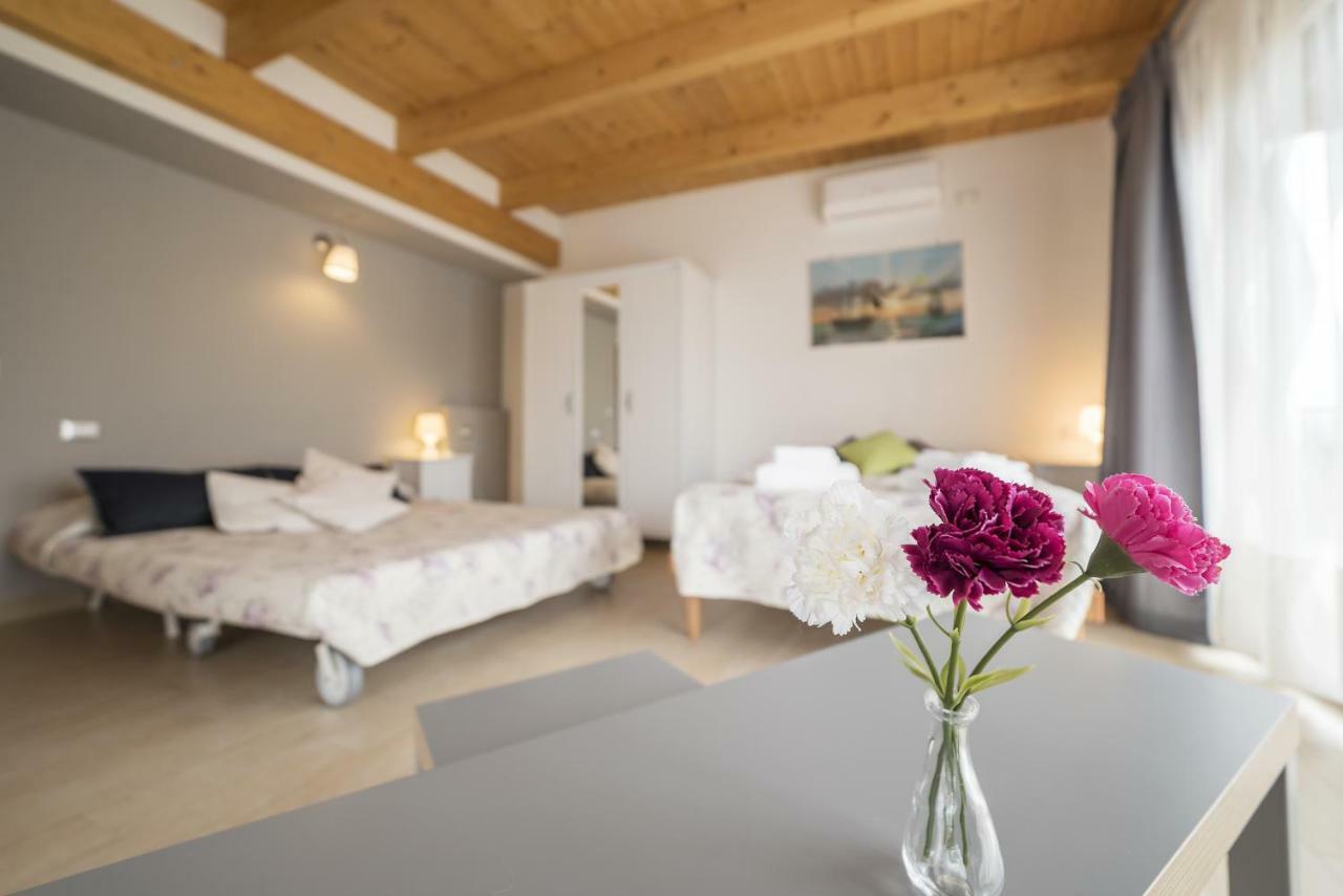 Апартаменты Peperino Attic Flat Чампино Экстерьер фото