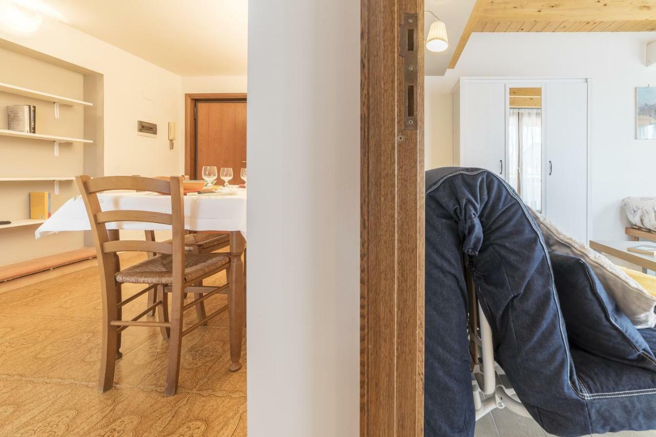 Апартаменты Peperino Attic Flat Чампино Экстерьер фото
