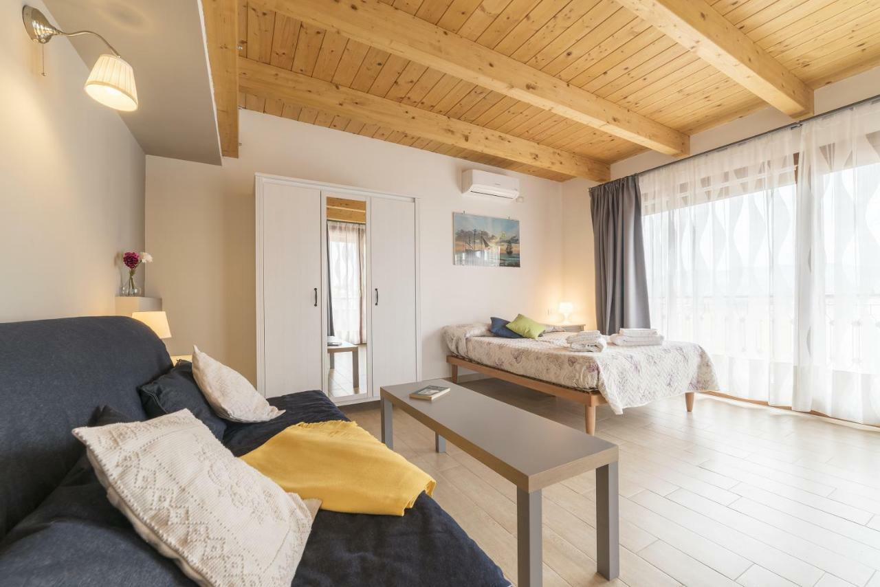 Апартаменты Peperino Attic Flat Чампино Экстерьер фото