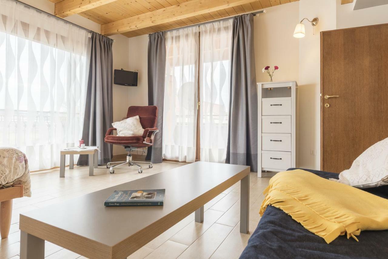 Апартаменты Peperino Attic Flat Чампино Экстерьер фото
