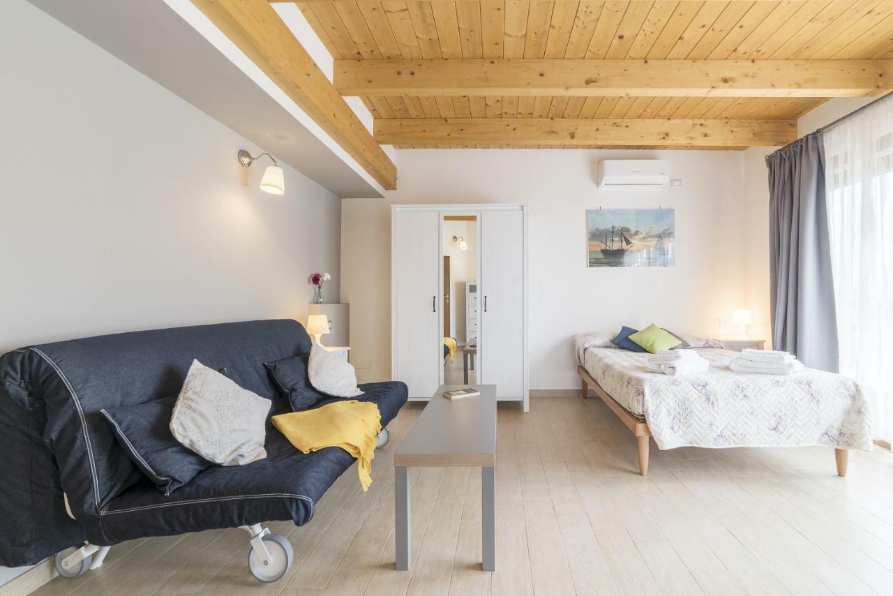 Апартаменты Peperino Attic Flat Чампино Экстерьер фото