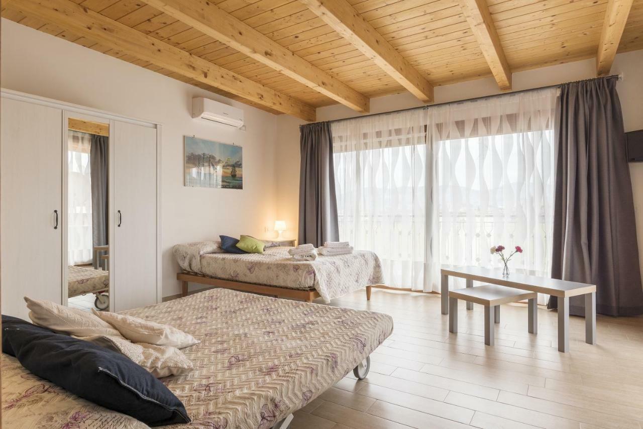 Апартаменты Peperino Attic Flat Чампино Экстерьер фото
